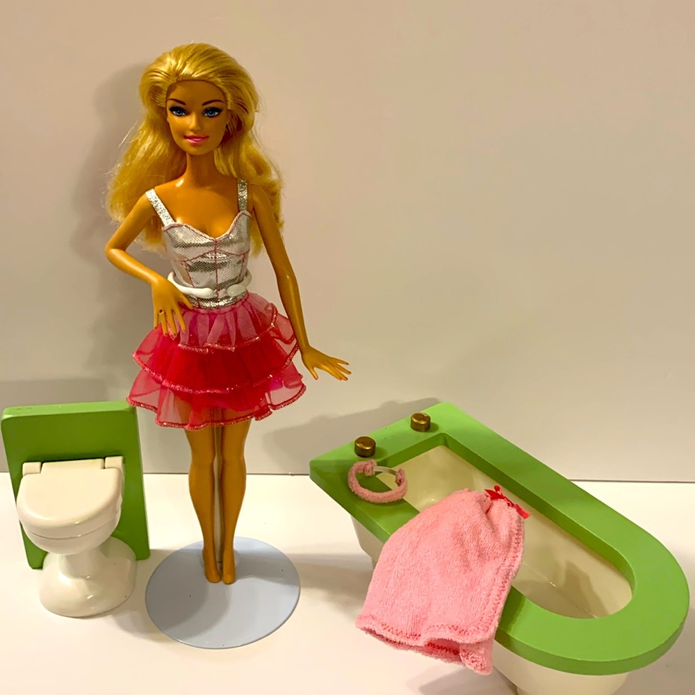 Barbie Spa To Fab, X7891 Color Change Makeup And Nails 2012